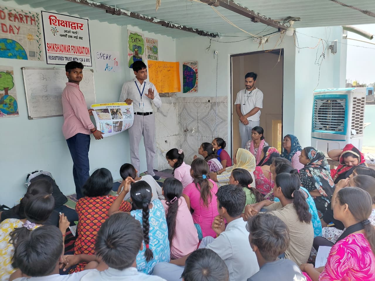 A community health awareness session at Shikshadwar's Kadipur centre